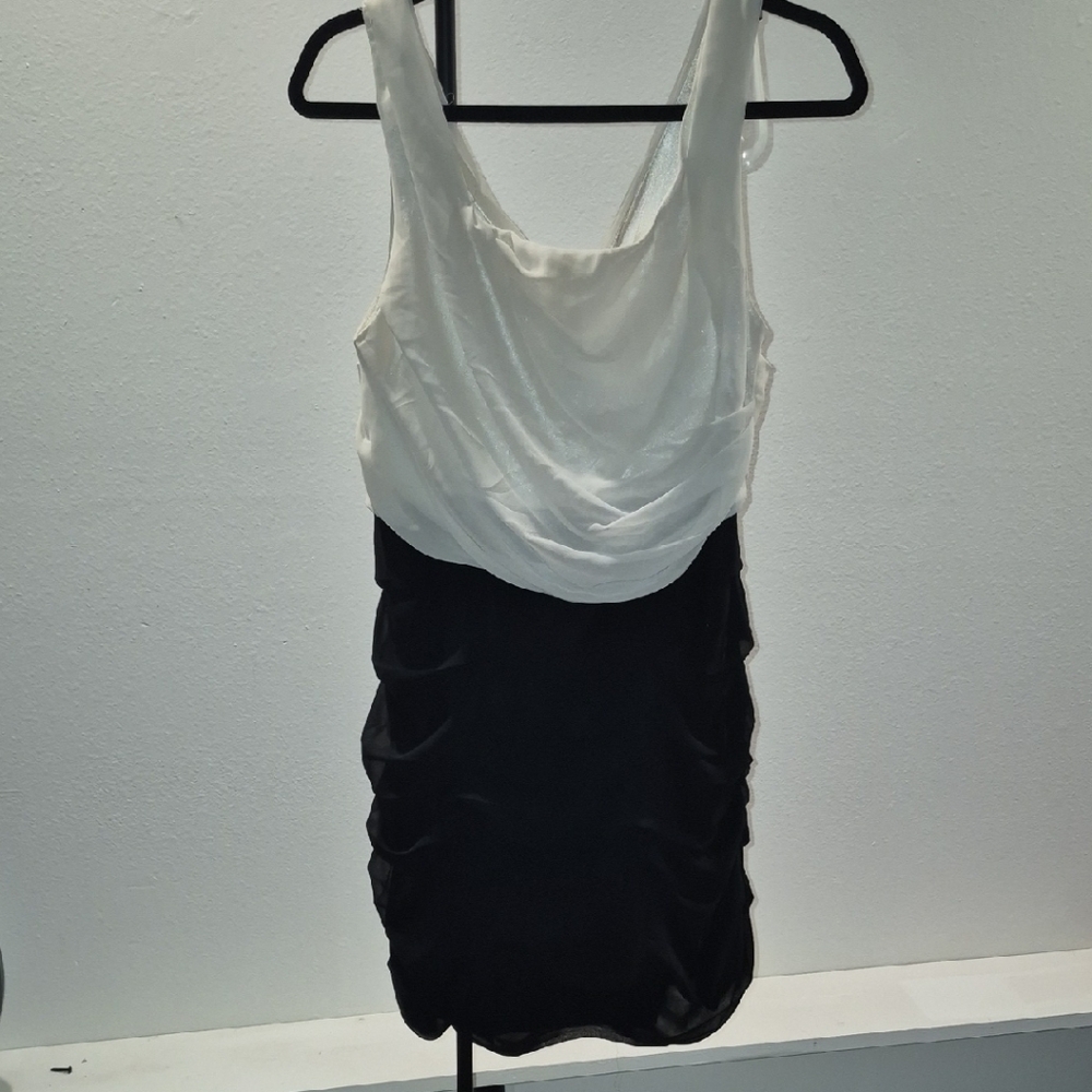 Freeway Black and White Draped Blouse
